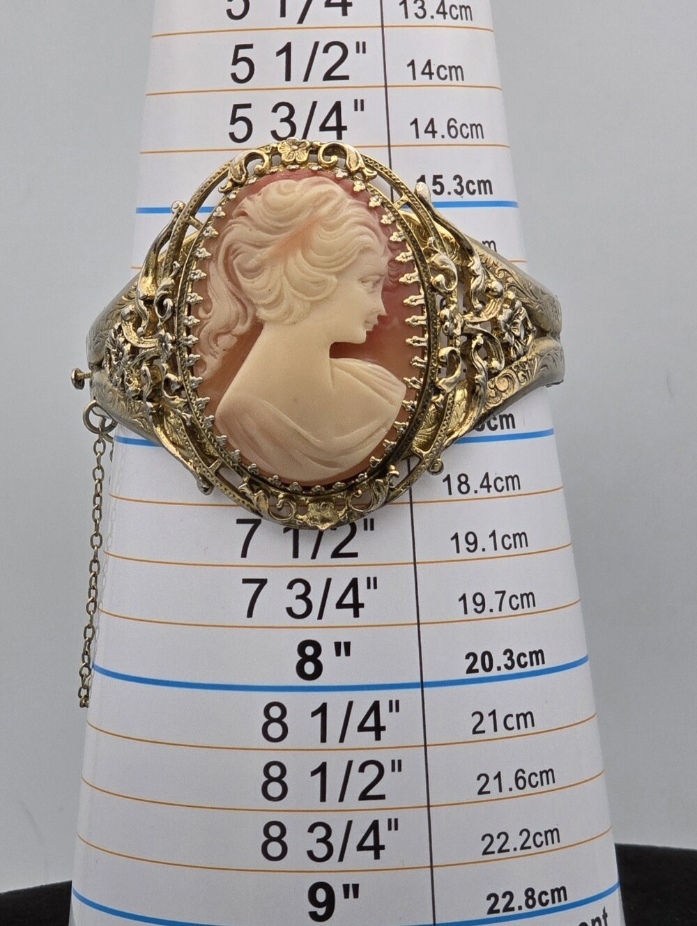 Vintage Signed Whiting & Davis Large Cameo Hinged Cuff Bracelet Good Condition - Picture 11 of 12